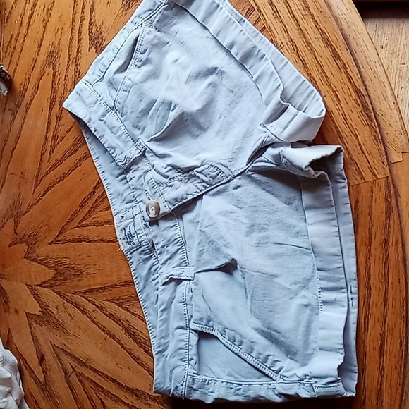 American eagle stretch khaki shorts like new - Picture 3 of 5